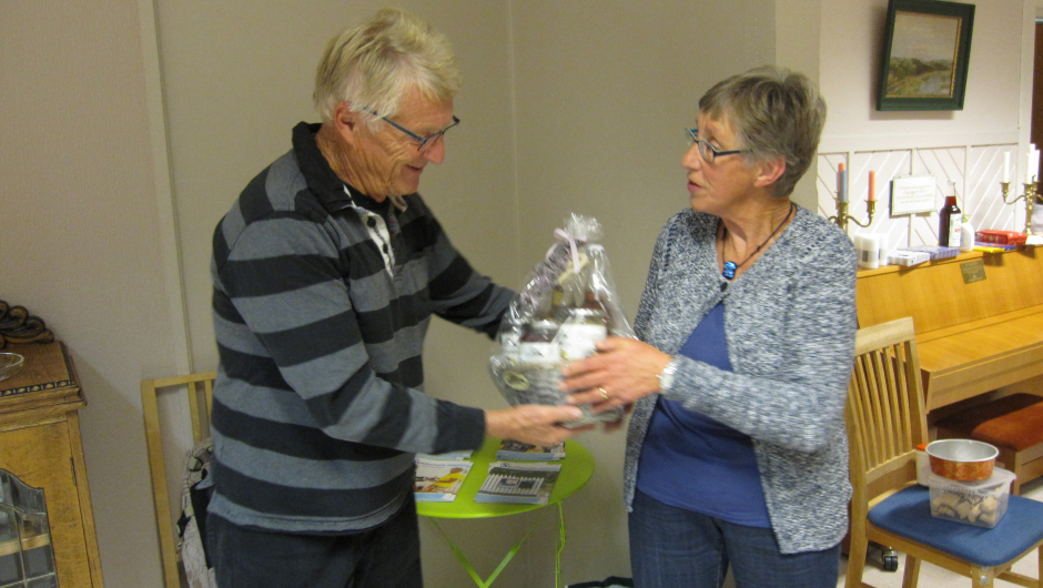 Liv takket Per for kveldes quis Liv takket Per for kveldes quis