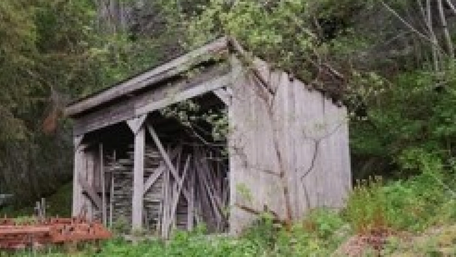 Her finner du en post med bokstav Løa i Sæterbakken