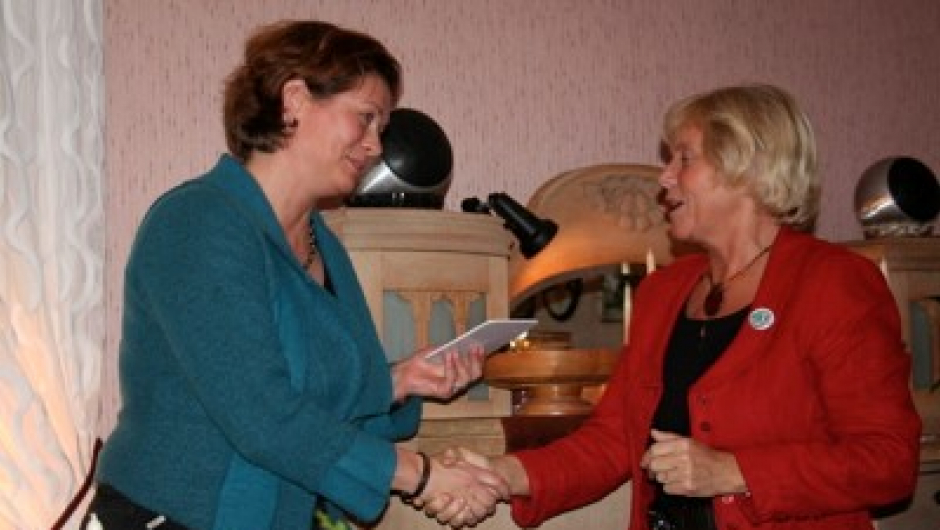 Marit Foss gikk ut av styret og Torunn takket for innsatsen