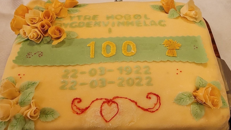 Solveig Geithung hadde bakt deilig marsipankake Solveig Geithung hadde bakt deilig marsipankake