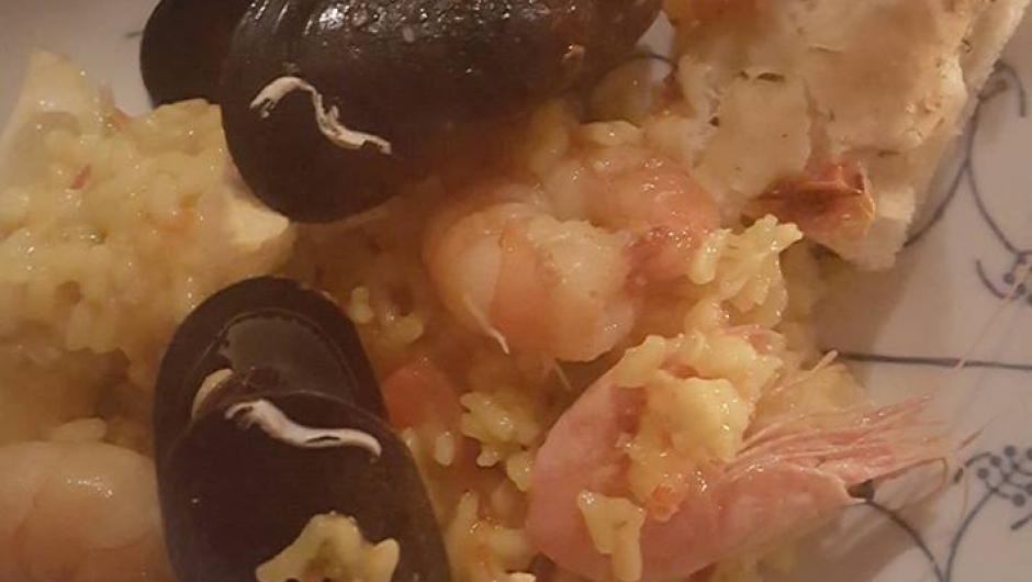 Vi fikk servert deilig Paeela som Elinor lagde