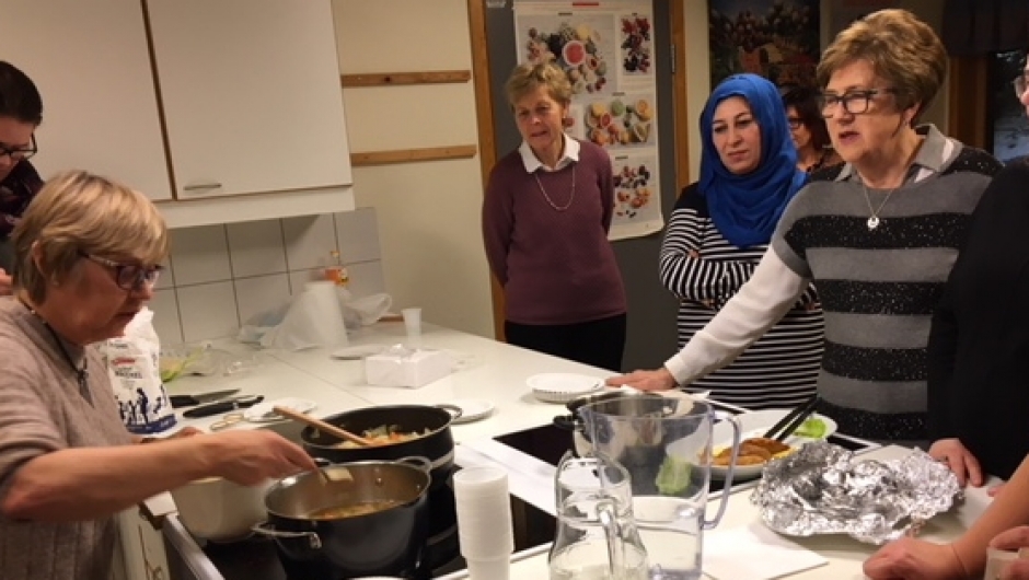 Lisbeth koker klot i fersk suppe