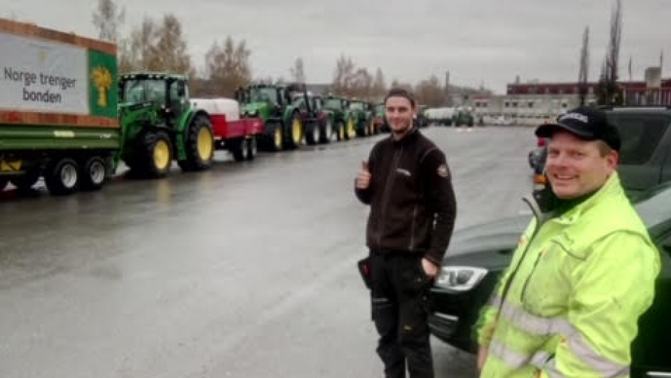 Fra traktor kortesjen som nærmer seg Hamar Foto: Per Amb