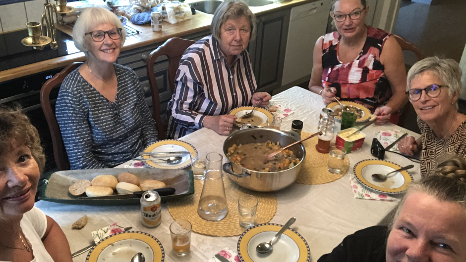 Kjempegod suppe og rundstykker til lunsj Lunsj