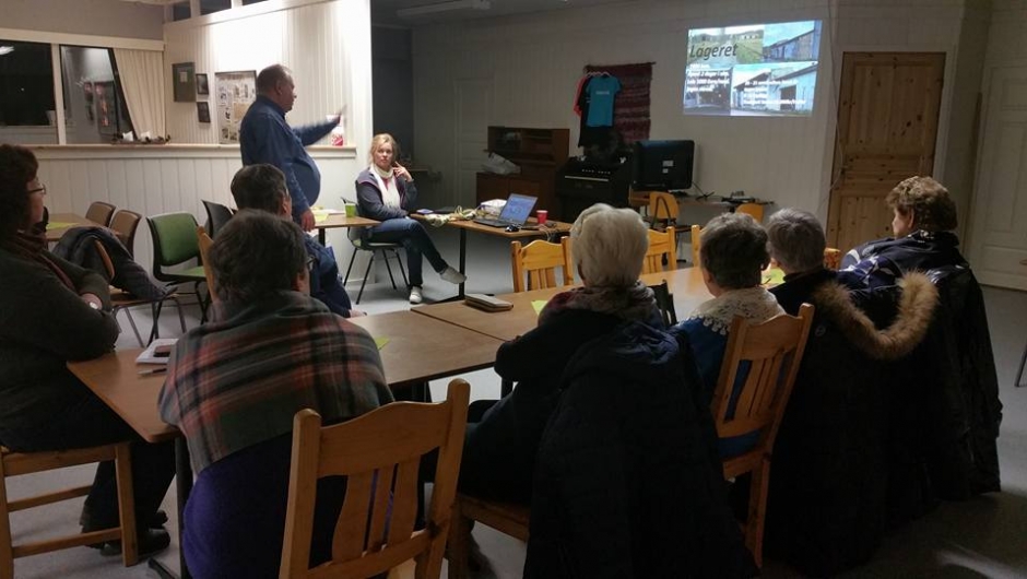 Tom Erik Gulliksen og Merit Matsalu forteller om Estland prosjektet. Foto Monica Hagren Tom Erik Gulliksen og Merit Matsalu forteller om Estland prosjektet. Foto Monica Hagren
