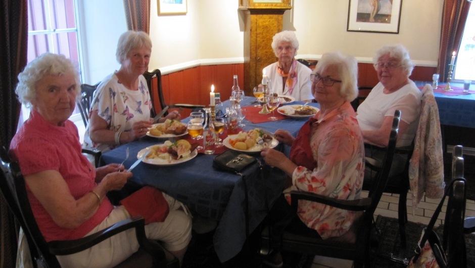 Middag på Munchs kafè 2 Middag på Munchs kafè 2