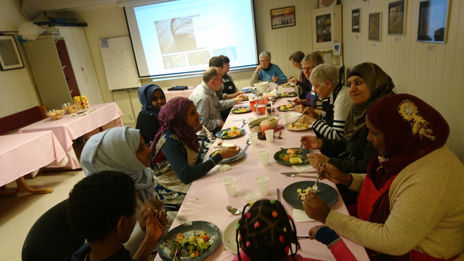 Foto: Evelyn Rabbe Matlaging ifm med Kvinner Ut. Ovnsbakt laks smakte godt.