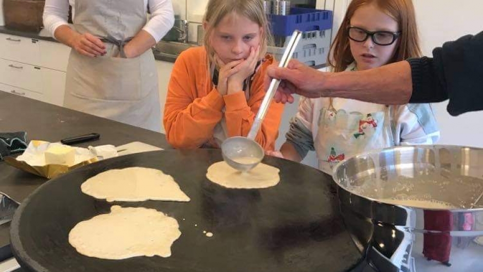 Mjølkkaku stekes Mjølkkaku stekes