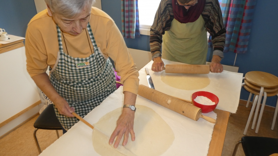 En god deig å kjevle ut til passe tykke lefser. Kjevle ut.