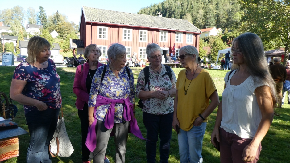 Vi ble tatt godt imot av Birgit opprinnelig fra Dagali, nå Bakke BK