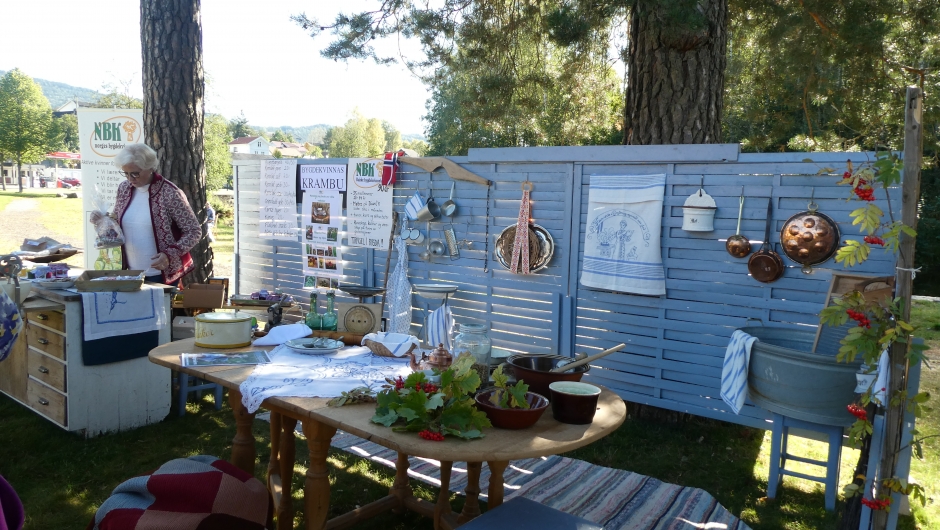 Salgsbod i det blå kjøkkenet Salgsbod i det blå kjøkkenet