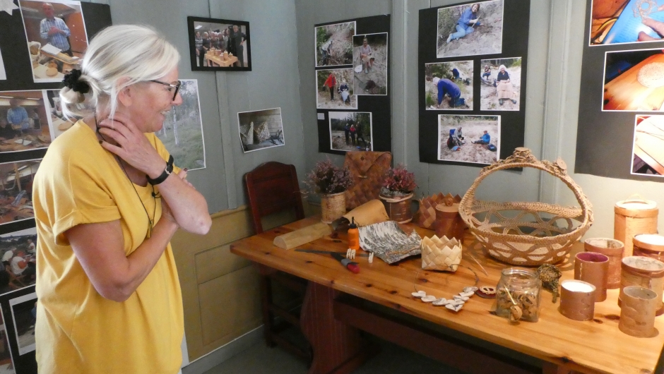 Utstillinger inne og ute. Utstillinger