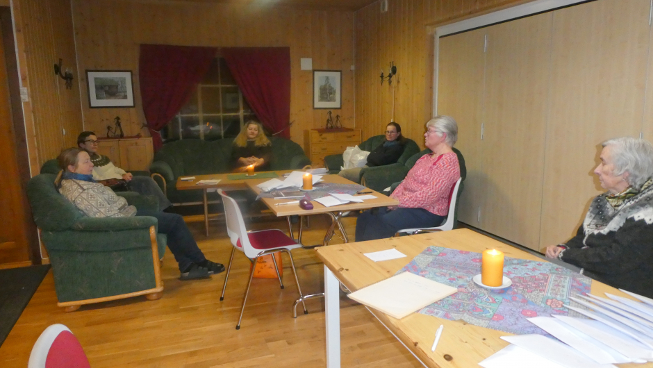 Langt bord når man må ha koronaavstand....