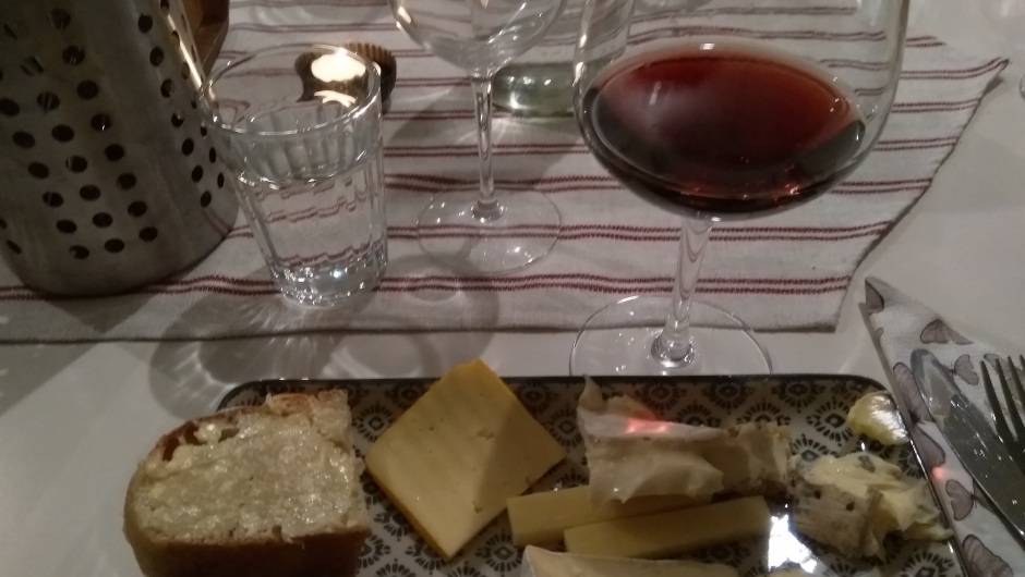 Ost og vin Ost og vin