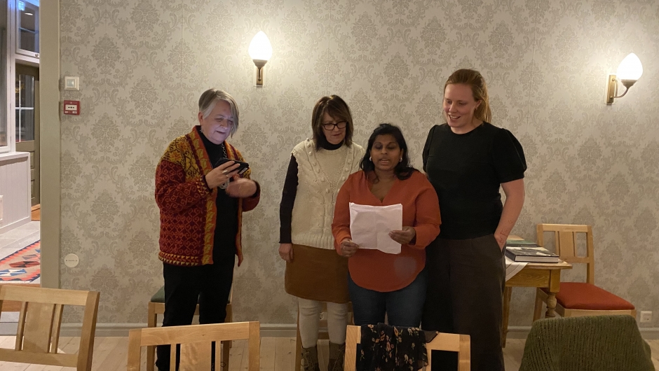 Underholdning av "rampene bak" Underholdning av "rampene bak"