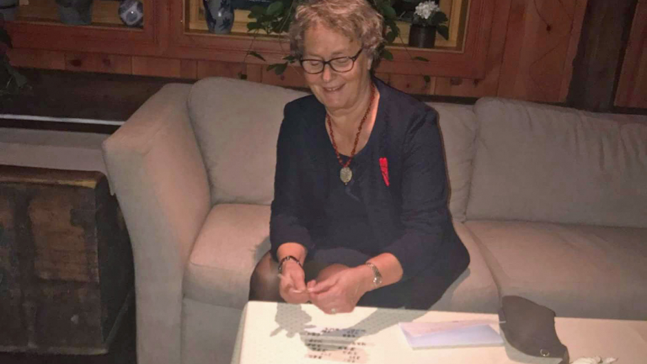 Torill Holland er spent på om hun vinner på loddene sine Torill Holland er spent på om hun vinner på loddene sine