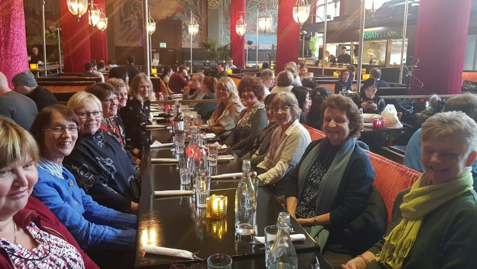 Bygdedamer på Matbørsen Bygdedamer på Marbørsen Foto: Liv Spilde