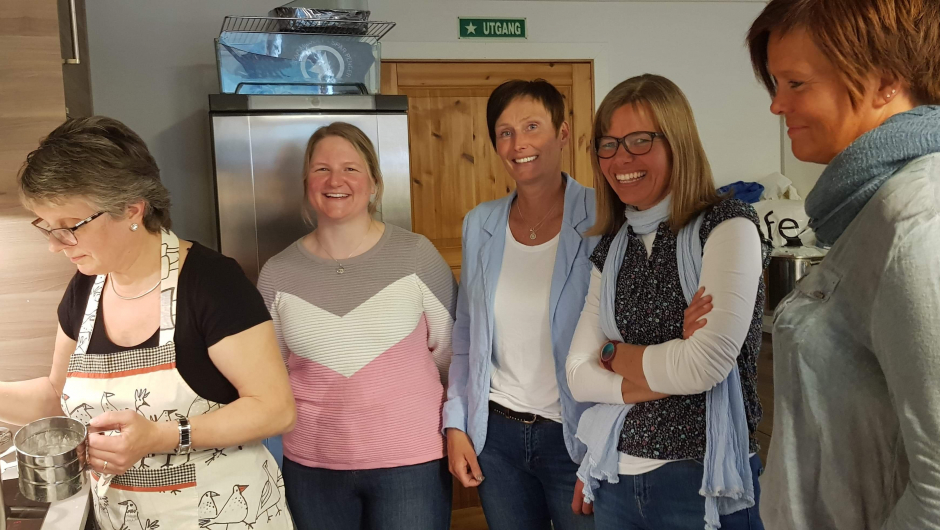 Randi visar korleis laga god rømmegraut foto: Liv Spilde Randi visar korleis laga god rømmegraut foto: Liv Spilde