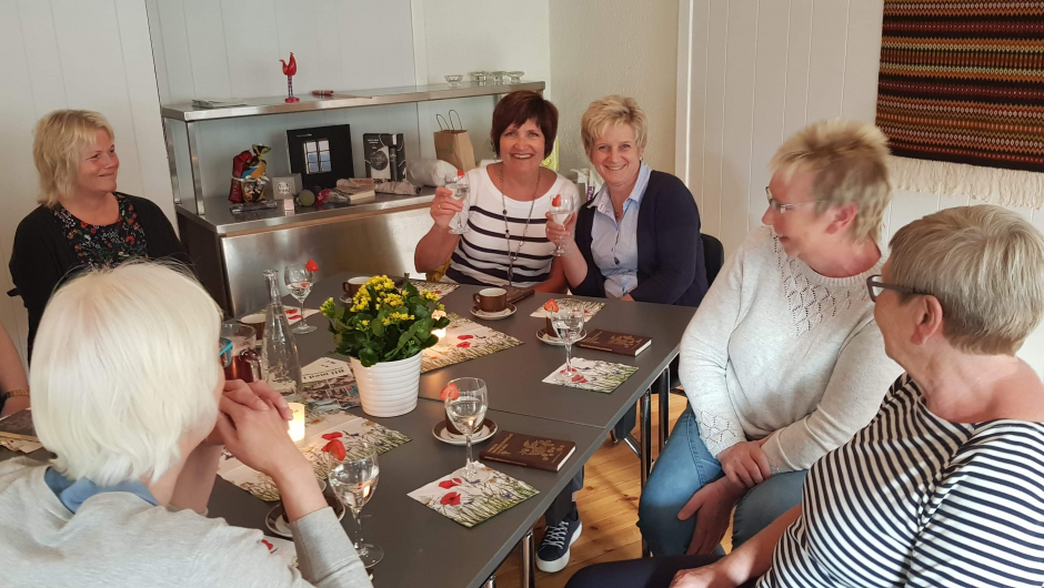 God stemning rundt bordet foto: Liv Spilde God stemning rundt bordet foto: Liv Spilde