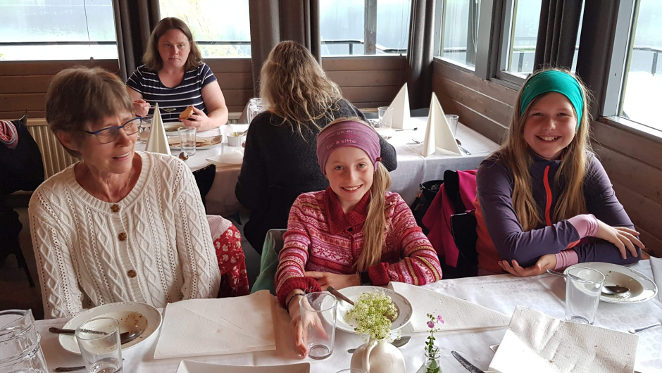 Helga, Evy og Mariell foto: Liv Spilde Helga, Evy og Mariell foto: Liv Spilde