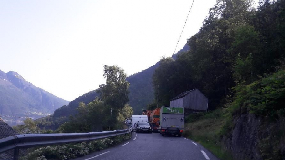 Bjotveit, Riksveg 13