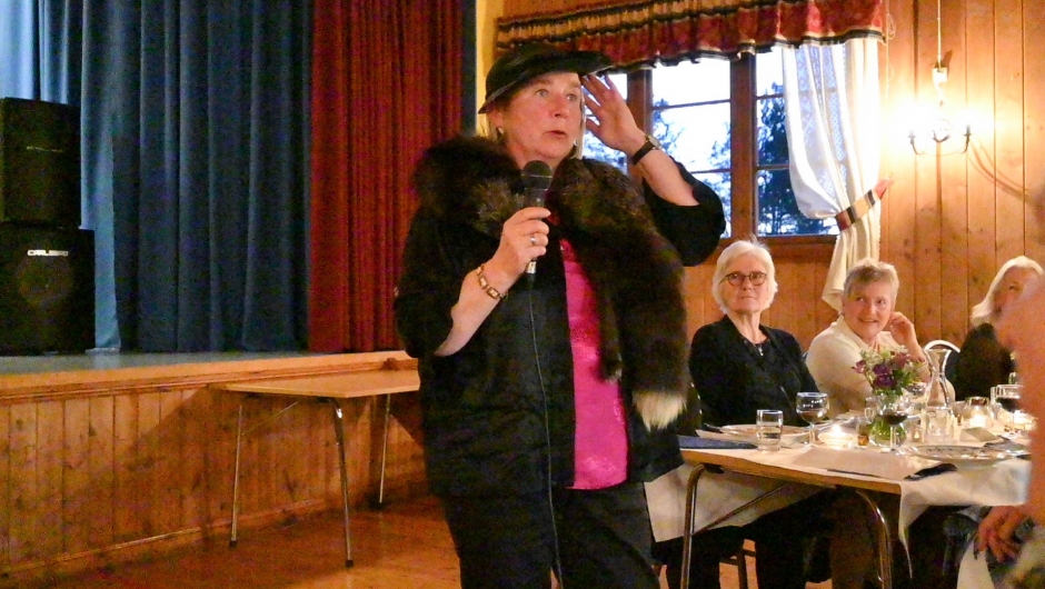 Hilde Rimeslåtten hadde rev rundt halsen. Foto: Boel Kristin Støvern Revepels rundt halsen