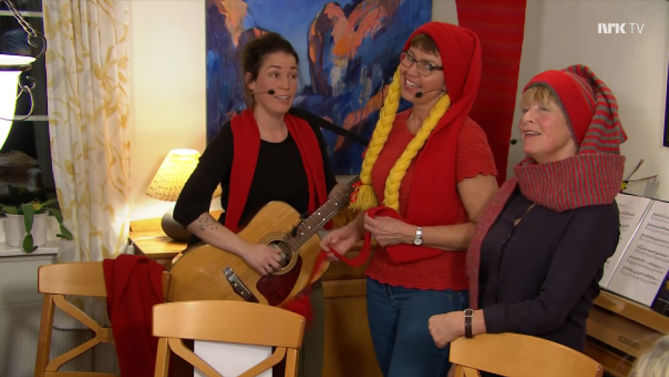 Langlue-nissekonene synger "Vårres Jul" Langlue-nissekonene synger "Vårres Jul"
