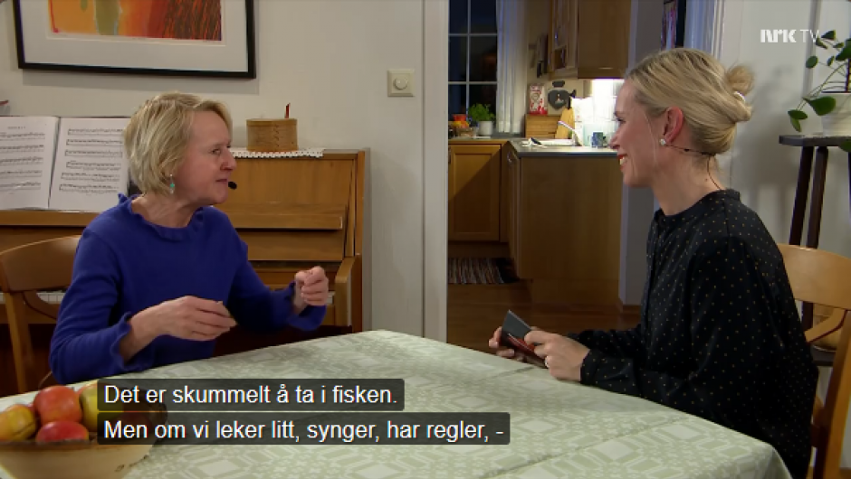 Anne Wang Nilsen fortalte levende om "Fiskesprell" Anne Wang Nilsen fortalte levende om "Fiskesprell"