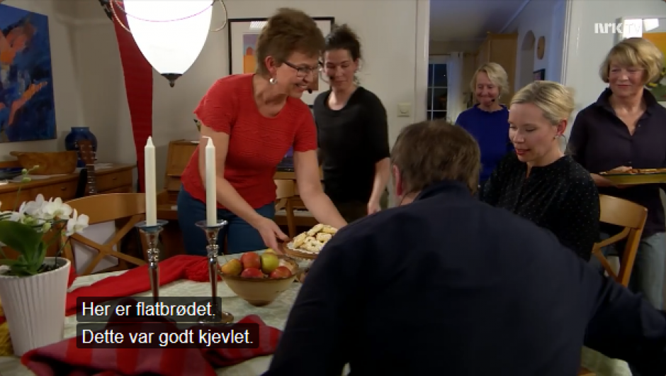 Nybakt flatbrød, berlinerkranser og honningkake må smakes på Nybakt flatbrød, berlinerkranser og honningkake må smakes på