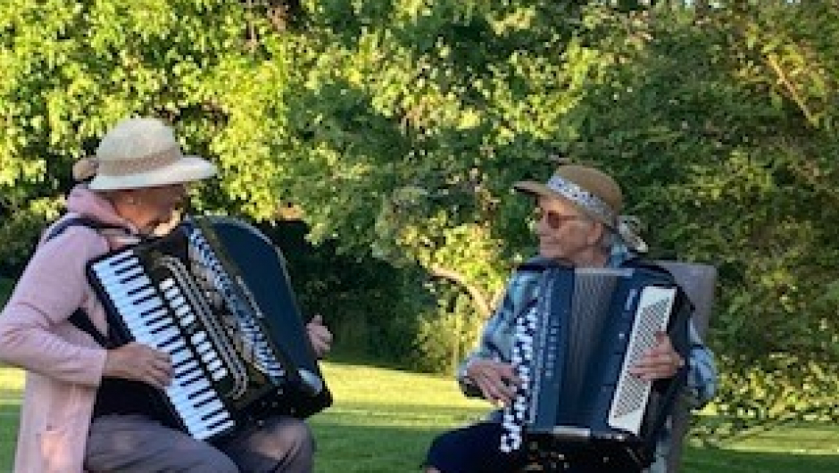 Live og Inger underholdt med sine trekkspill