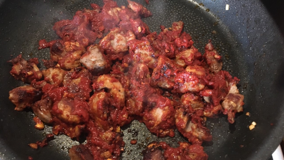 Stekt lam med tomatpure