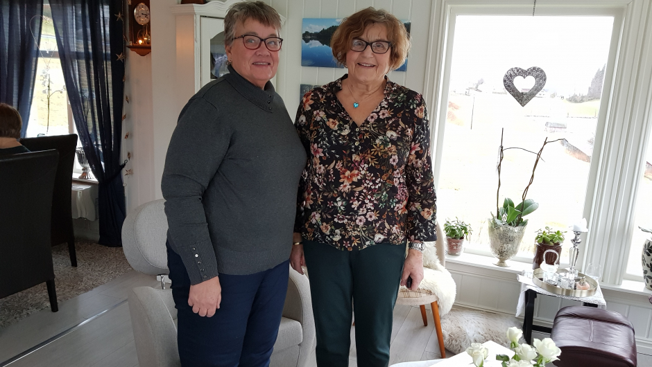 Ragna Rødstøl og Solveig Linge Stakkestad fra valgnemda