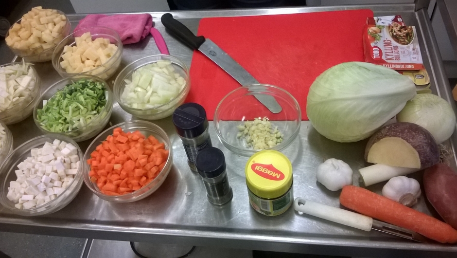 Ingredienser til grønnsaksuppe Ingredienser til grønnsaksuppe