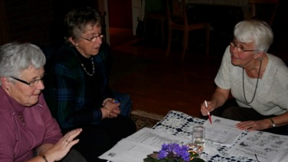 Berit Tronrud, Anne-Lise Rustad og Ellen-Marie Rønningen tenker årsplan