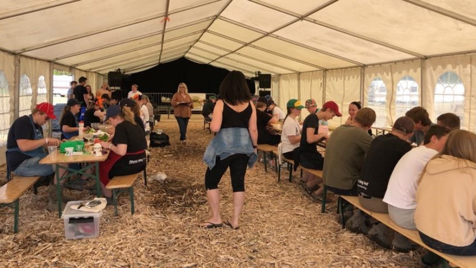 Ivrige tevlere på sommerleir i Akerhus BU Det tevles ivrig på Akershus BUs sommerlier