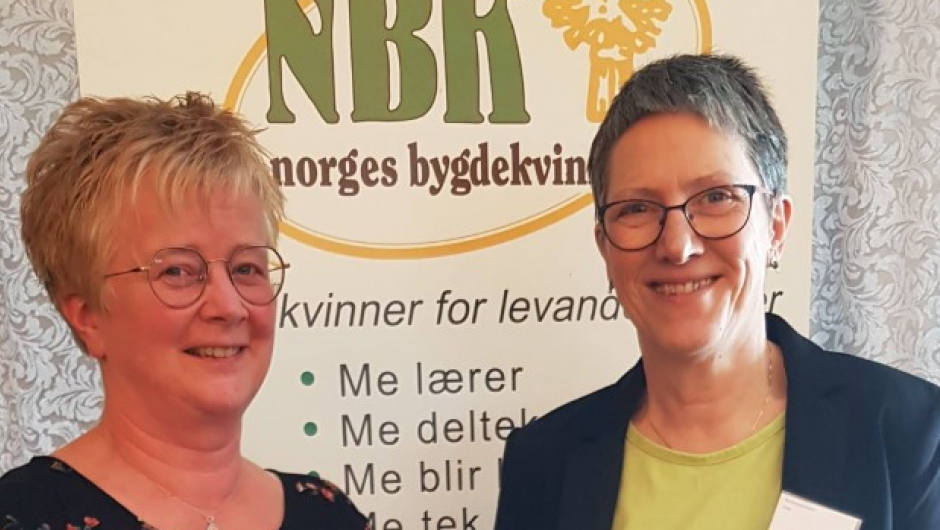 "Foto:Liv Spilde". Biletet er av Brita Dagestad Bjørke, nestleiar i HBK og Asa Gunnarsdottir, nyvald leiar i HBK
