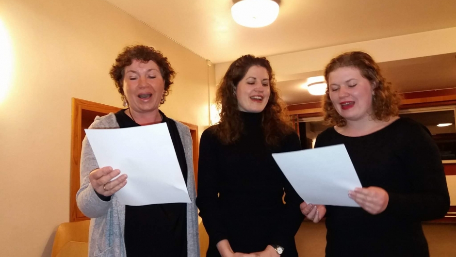 Torgunn og hennes døtre synger Prøysen Torgunn og hennes døtre synger Prøysen