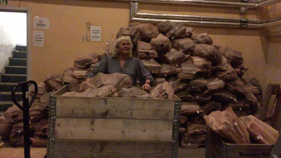 Vedproduksjon i sekker og kasser Vedproduksjon i sekker og kasser