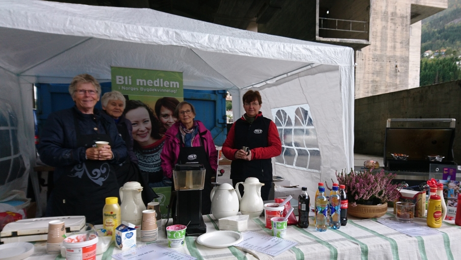 Foto: Evelyn Rabbe Fra venstre Kristine, Henrikke, Anny og Liv Solfrid.