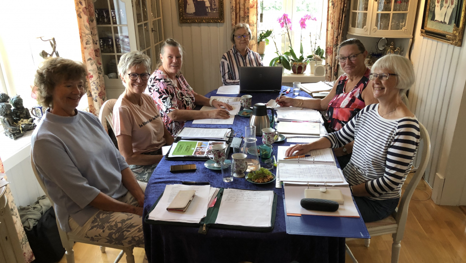 Et lite blikk inn på møtebordet Møte