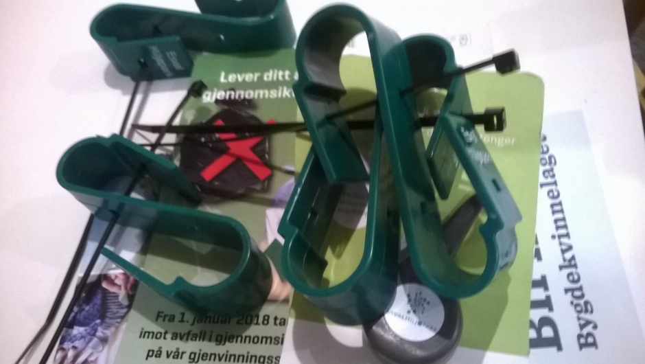 Opphengskroker for plastsekk Opphengskroker for plastsekk