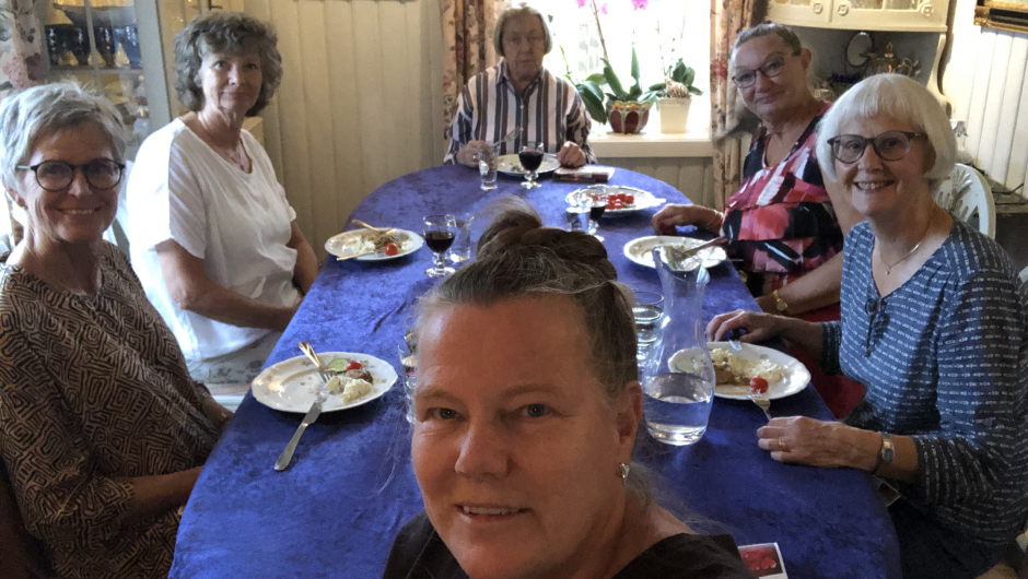 Etter noen timers jobbing ble det middag Middag